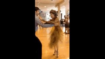 世界最小年龄的瑜伽教练,世界最年长瑜伽老师