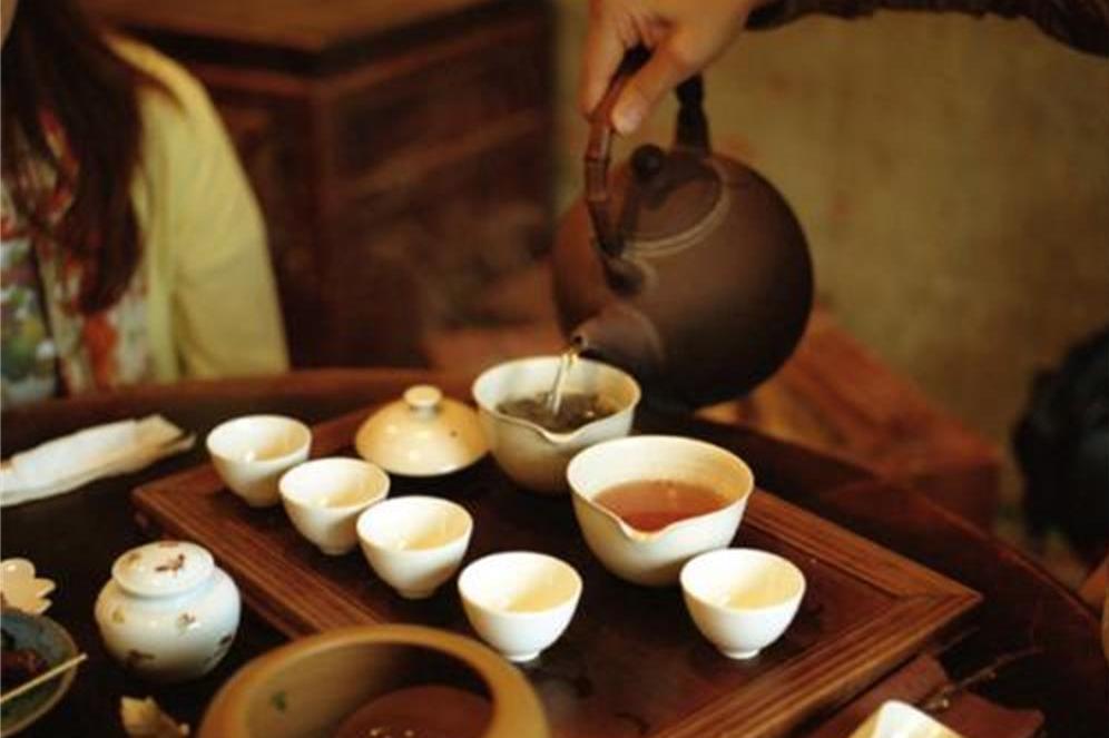 家用饮水机下置水桶换水步骤,水桶饮水机换水技巧