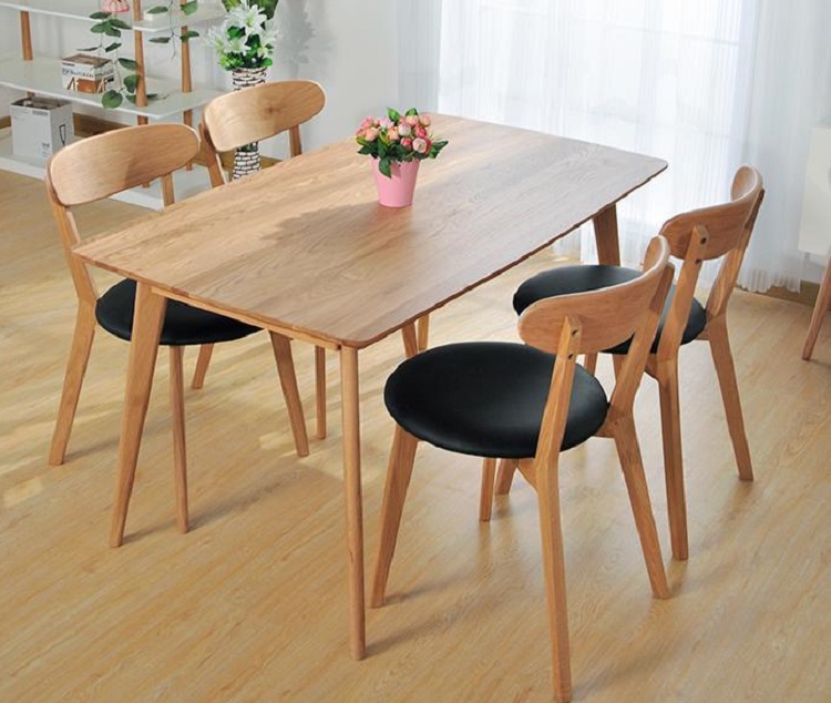 菜凉了才能放桌子上，掉漆，留印，难擦洗，想把实木换玻璃餐桌？