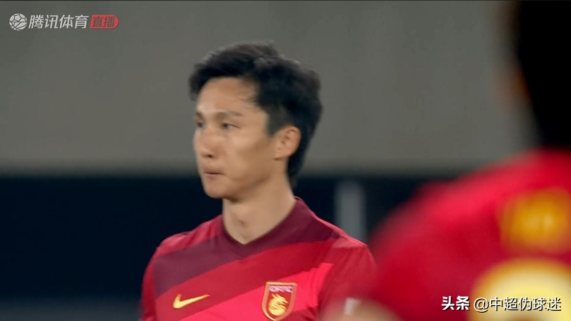 中超现神奇换人:国脚登场2分钟破门,李霄鹏换人后5分钟扳平