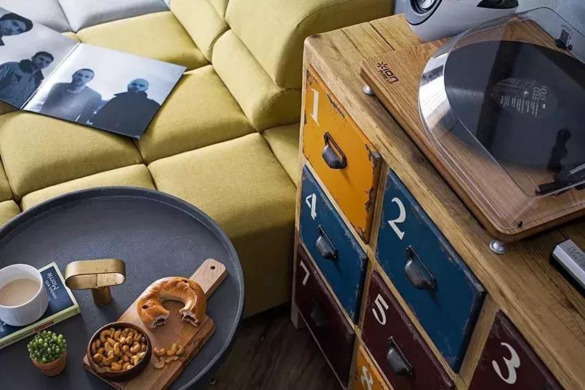 房子装修花再多钱,客厅还是沙发+茶几+电视柜,这样装修好看实用