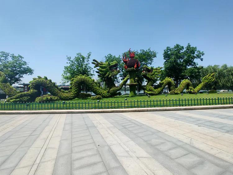 曾作为禁地，与外界隔绝二百六十多年的“玄武湖”，今日锣鼓喧天