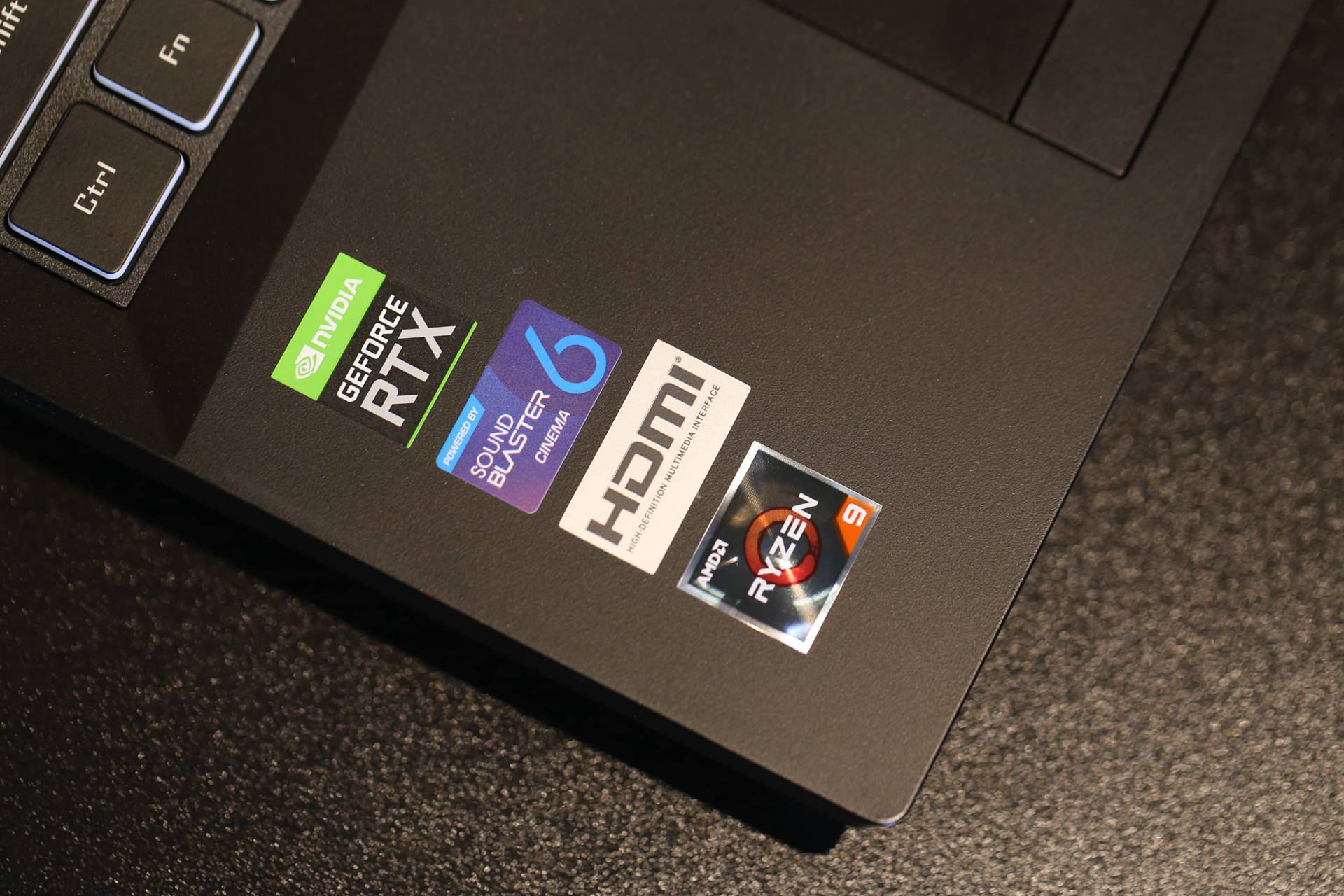 性能爆表！把台式机CPU装进笔记本，X5空妖R93900拆机评测