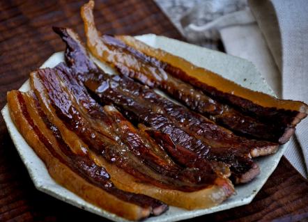 腌腊肉抹醋防苍蝇,腌腊肉抹点酱油要腌多久