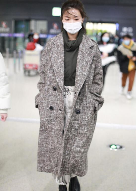 万茜穿搭真迷人,万茜豹纹衬衣搭配