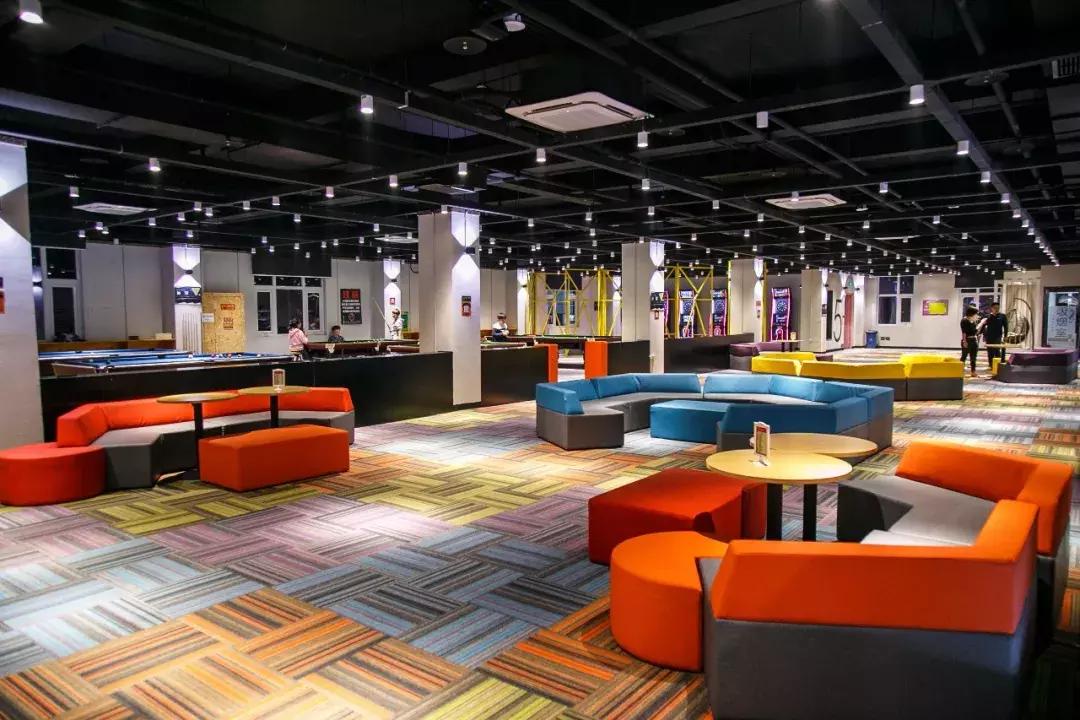 蹦床乐园闯关攀岩,蹦床馆嗨玩