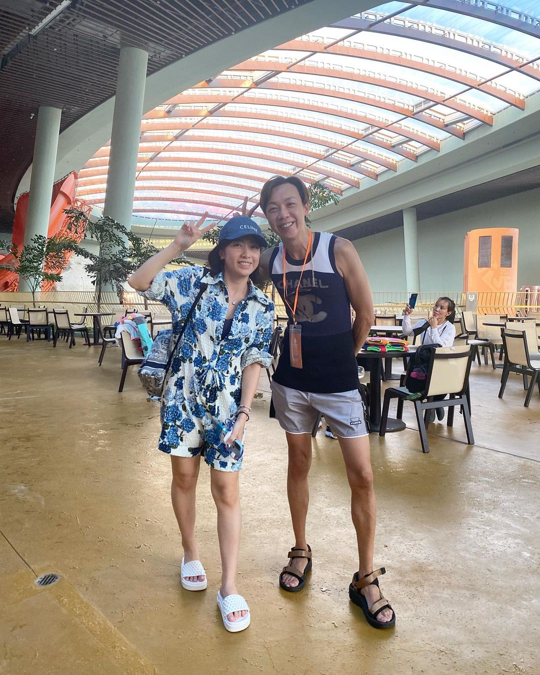 黎姿徐子淇亲密合影展甜美笑容,甘比端庄徐子淇