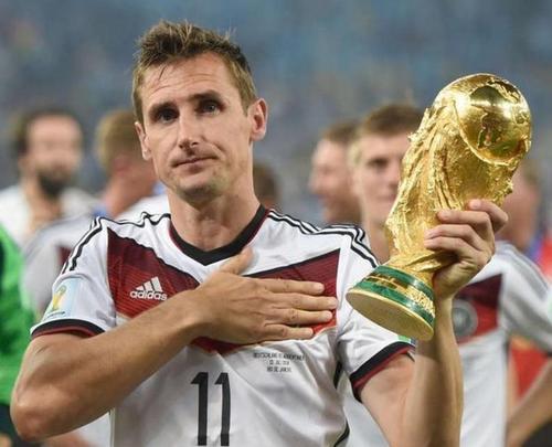 过去十年20位足球巨星,100年内最伟大的25名运动员