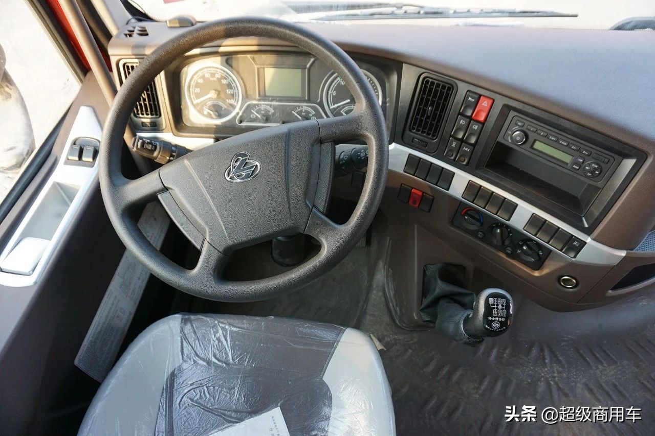 乘龙h5单桥自卸3.8米轴距定制版,乘龙h5vlng牵引车多少吨