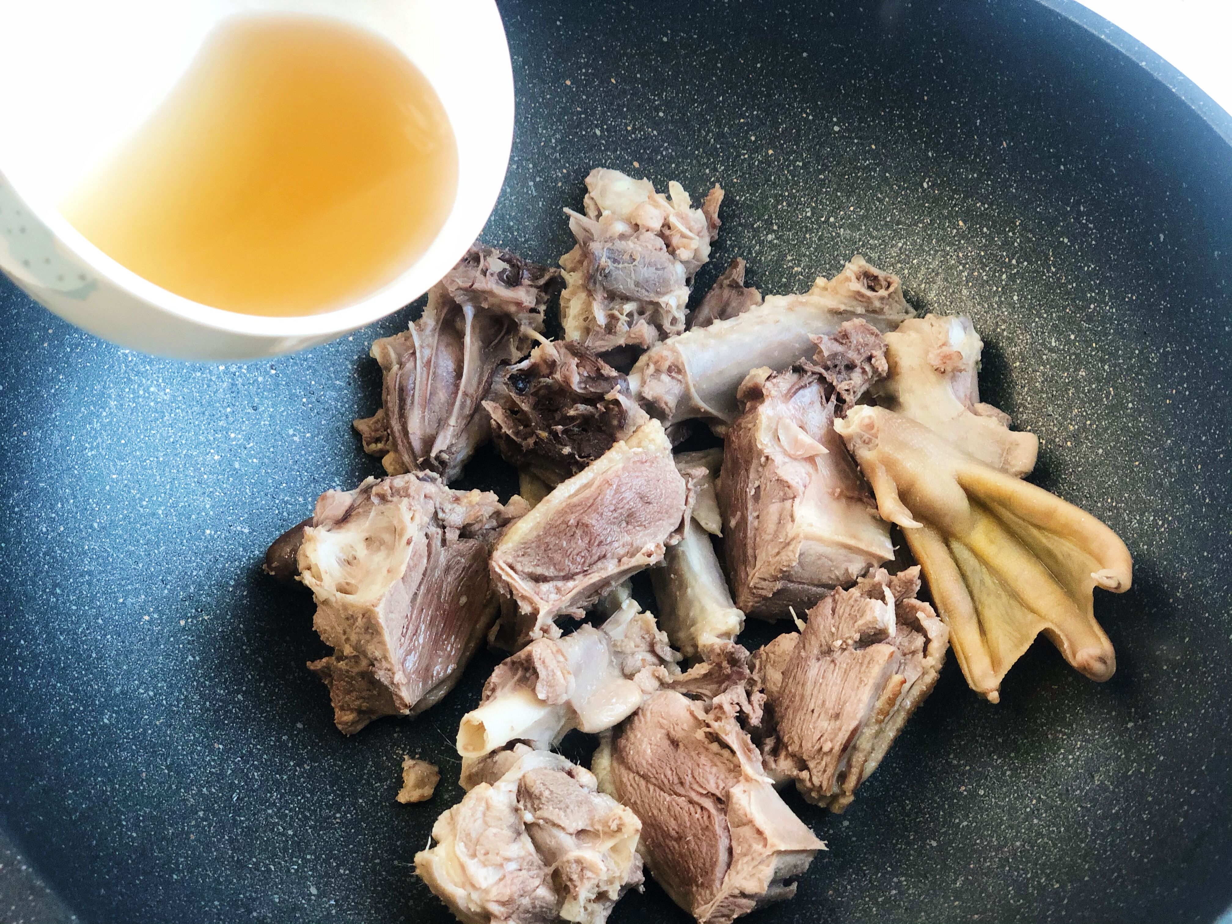 怎么焖鸭又香又好吃,好吃又简单的不可思议的香焖鸭