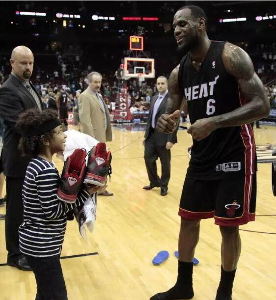 nba球员鞋垫多少钱,nba球员最贵的装备