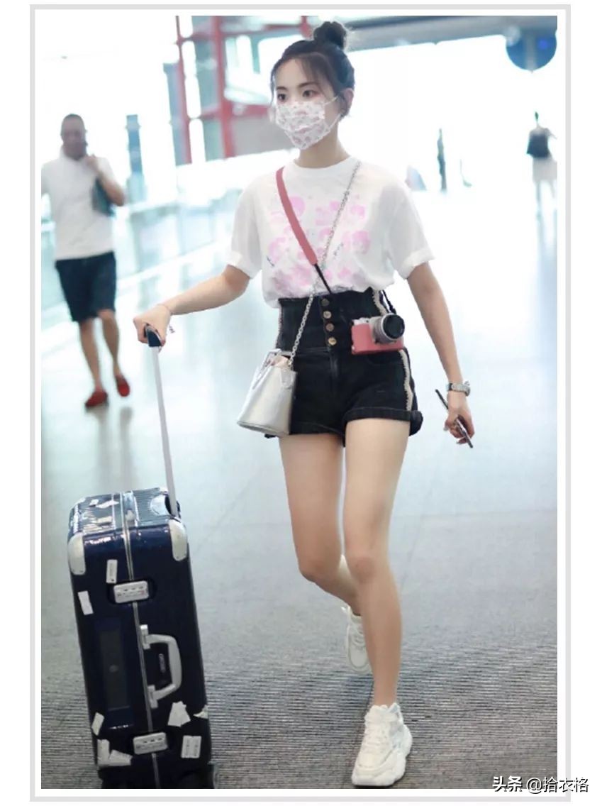 欧阳娜娜张子枫时尚芭莎,张子枫欧阳娜娜合照衣服