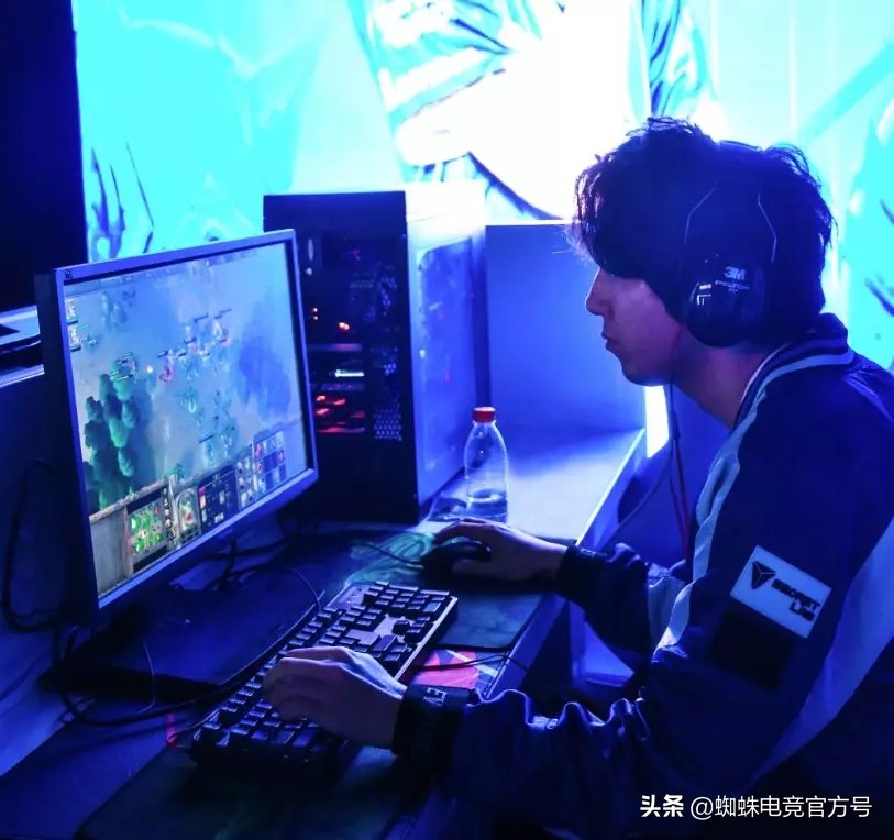 2019wcg韩国预选赛moonvsfov,moon中韩大师决赛