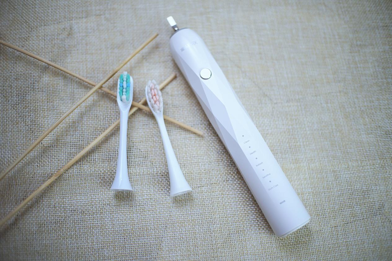 电动牙刷医学生总结新手挑选攻略,电动牙刷送人怎么选牌子