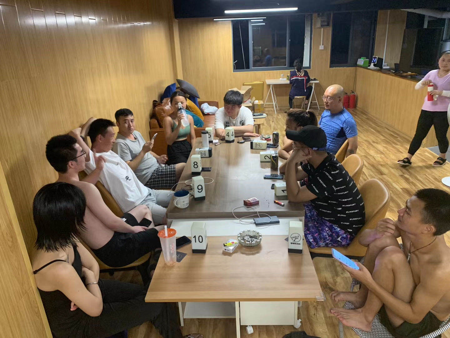 一年一轮回，百万欠款再创业又入坑？