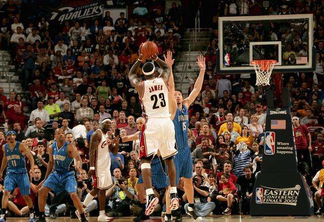 09年詹姆斯绝杀魔术,穿越09年