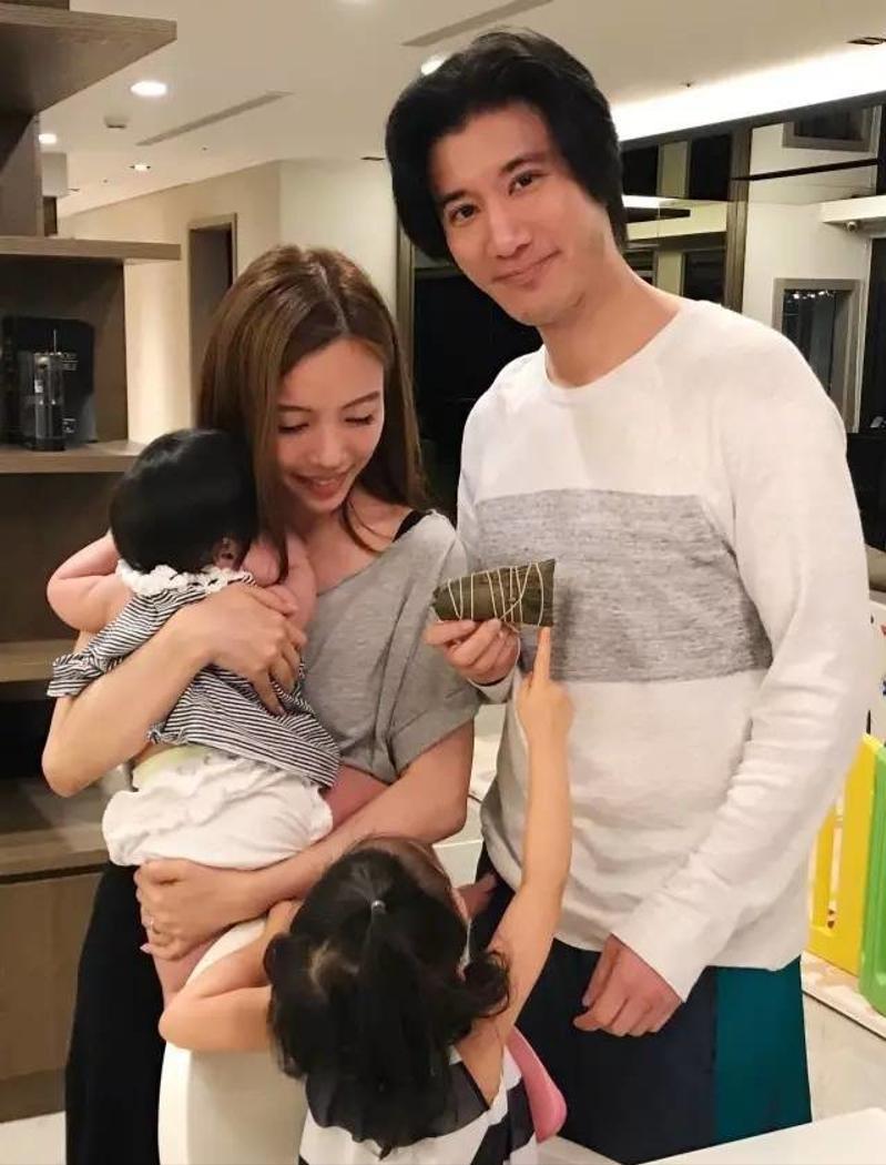 李云迪事件对女性的影响,李云迪感情经历丰富