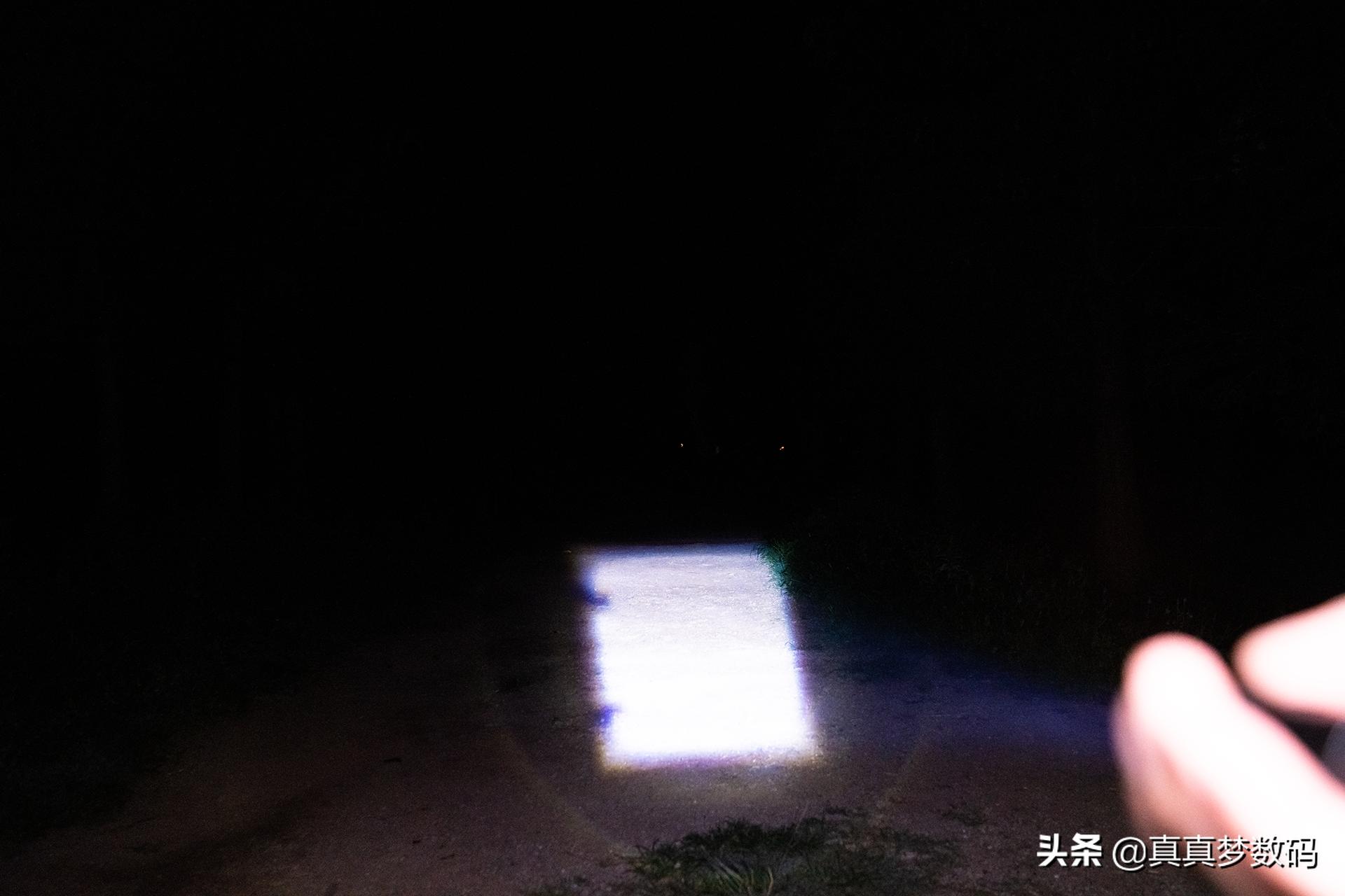 2021强光手电选购经验篇一:盘点我的高性价比强光手电筒