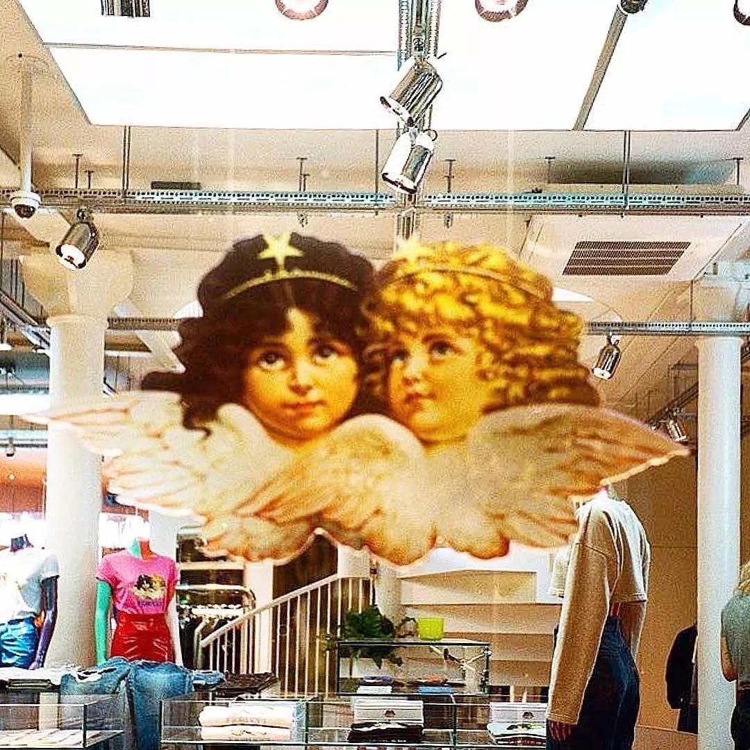 人间芭比lisa白色衣服跳舞,人间芭比lisa穿蓝衣服跳舞