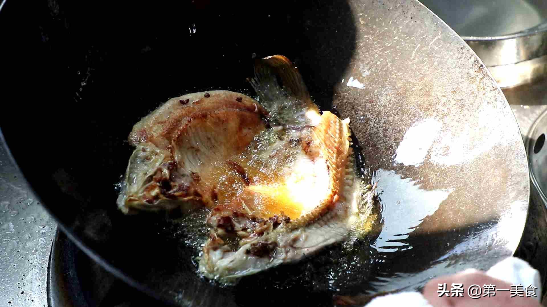 厨师长烤鱼的家常做法,厨师长教你做烤鱼第一集