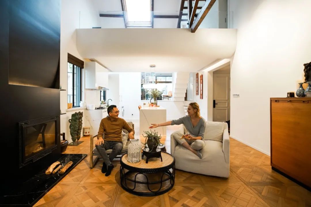 外国夫妻住老洋房,跨国夫妻住200平