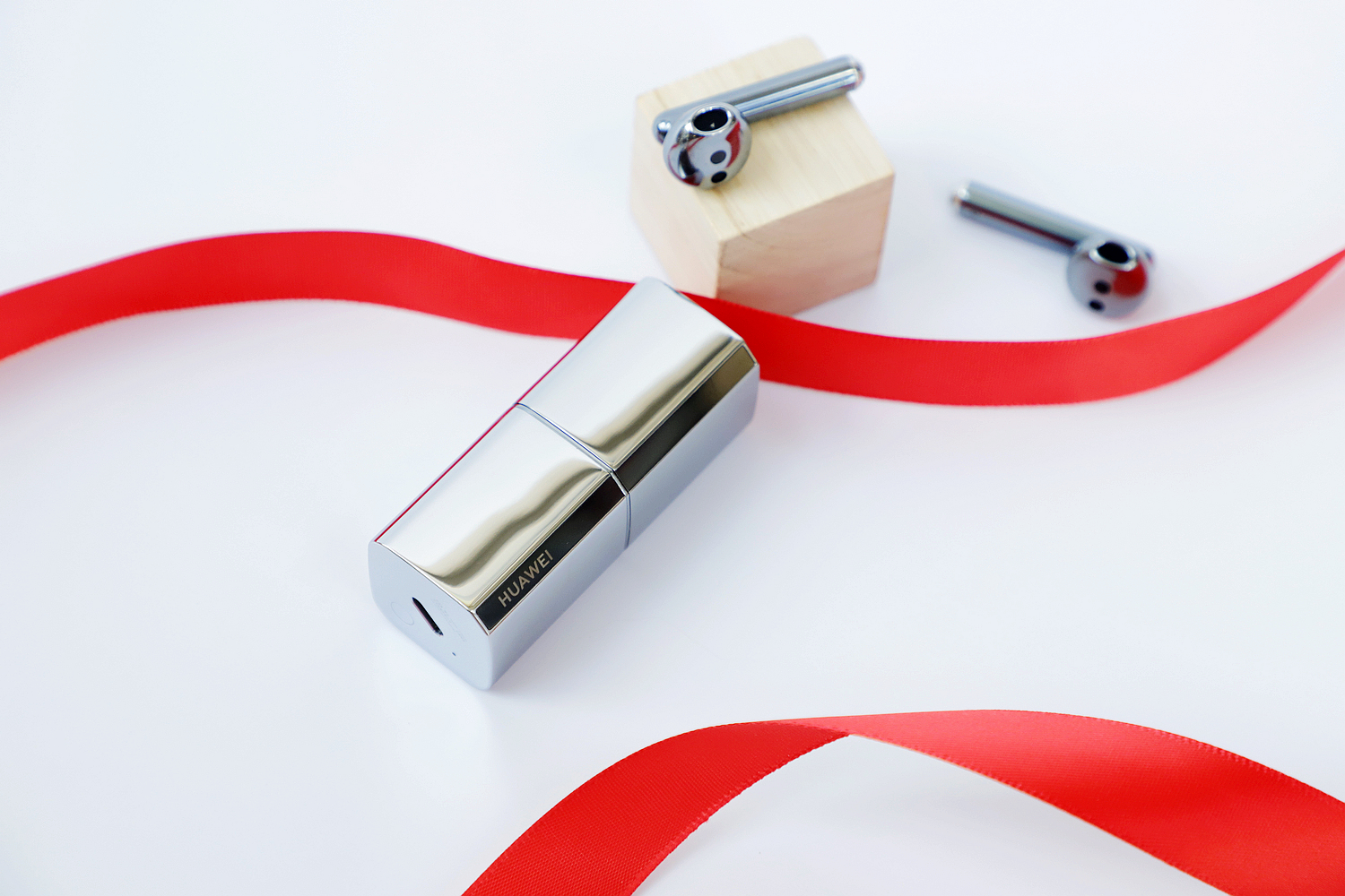 华为口红耳机和freebudspro的区别,华为口红耳机freebudslipstick