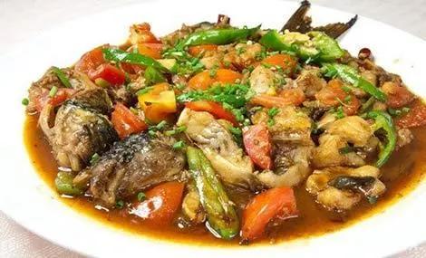 酒鬼炖鱼最正宗的做法,大厨用啤酒炖鱼