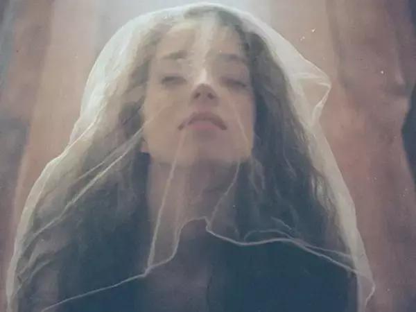 眼线笔晕妆的正确方法,眼线笔晕色怎么处理