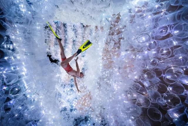 素希艺术：“僵尸自行车”飞上彩虹涂鸦？给废品点颜色看看！