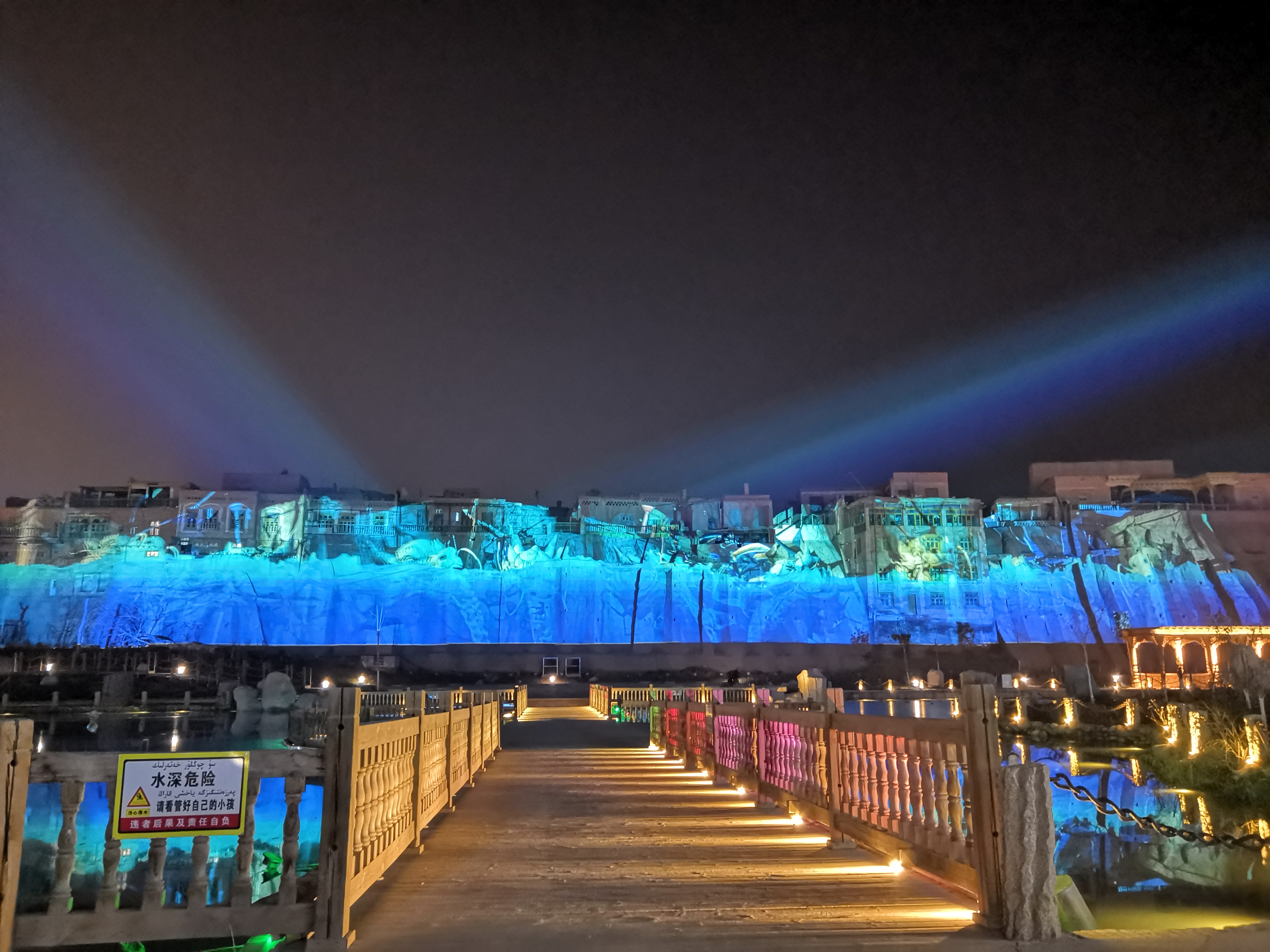 新疆北疆旅游攻略,南疆北疆旅游必去十大景点