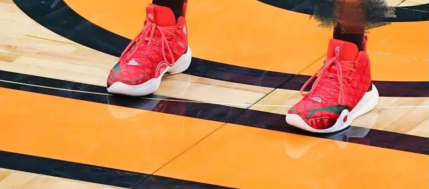 nba巴特勒上脚球鞋4.2,巴特勒上脚驭帅14南海岸配色