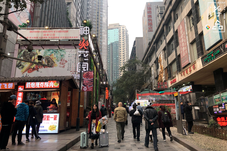 在重庆找一个便宜风景又好的住宿,重庆在哪里找住宿最便宜