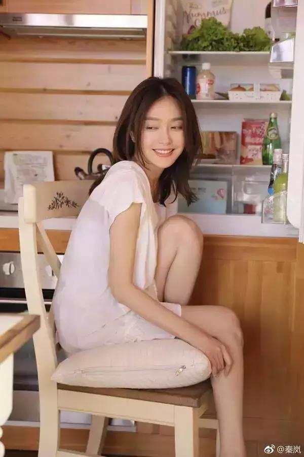 秦岚说演员瘦得跟鬼一样,年轻的秦岚是什么样子