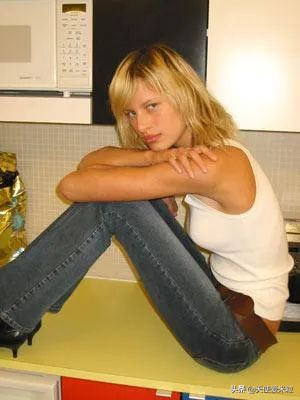 超模大KK：当红时因病爆肥30斤，如今喜迎三胎，转型当企业家