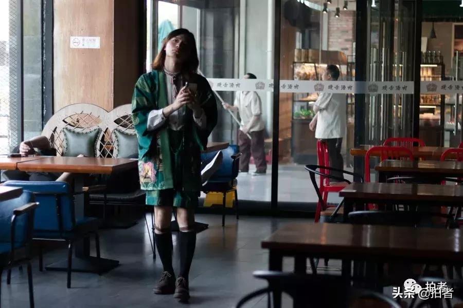 “女装大佬”木木：我更愿意被称作美妆博主