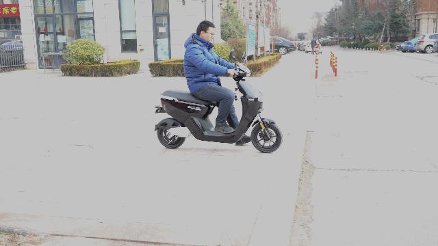 电动车别只认小牛，钱江摩灵能上三种牌，十分给力