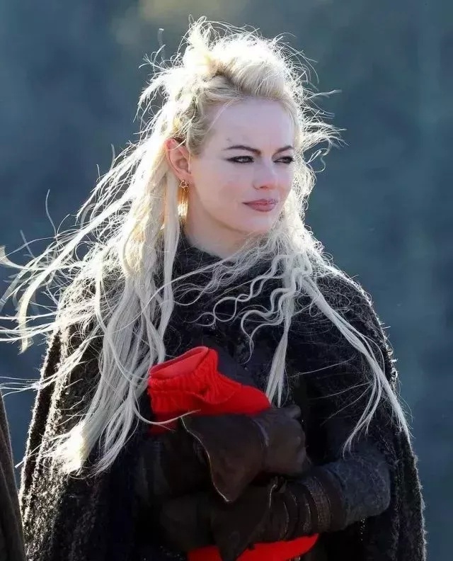 赵丽颖刘亦菲穿白衣,刘亦菲赵丽颖黑色纱裙