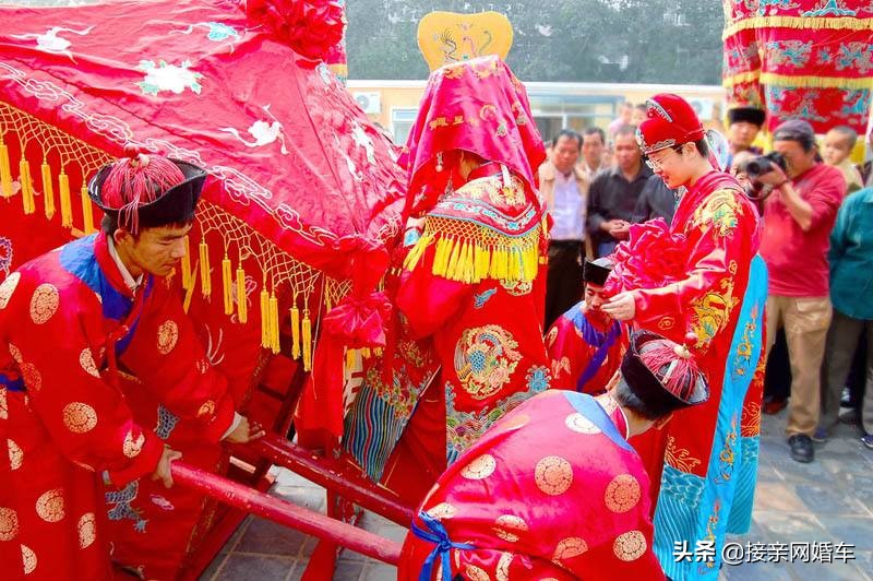 中式婚礼策划布置现场,中式婚礼宴会餐桌布置