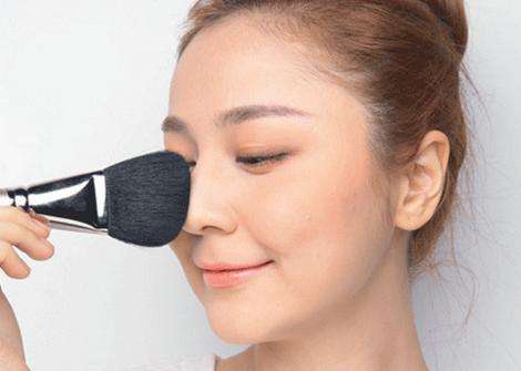 没有粉扑刷子怎么用散粉,干皮散粉用刷子还是粉扑