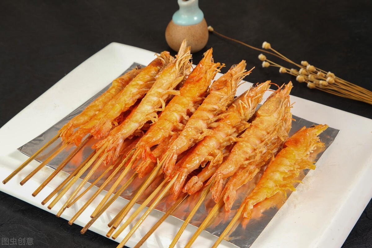 为什么虾熟了会卷起来,虾怎么处理可以弯曲