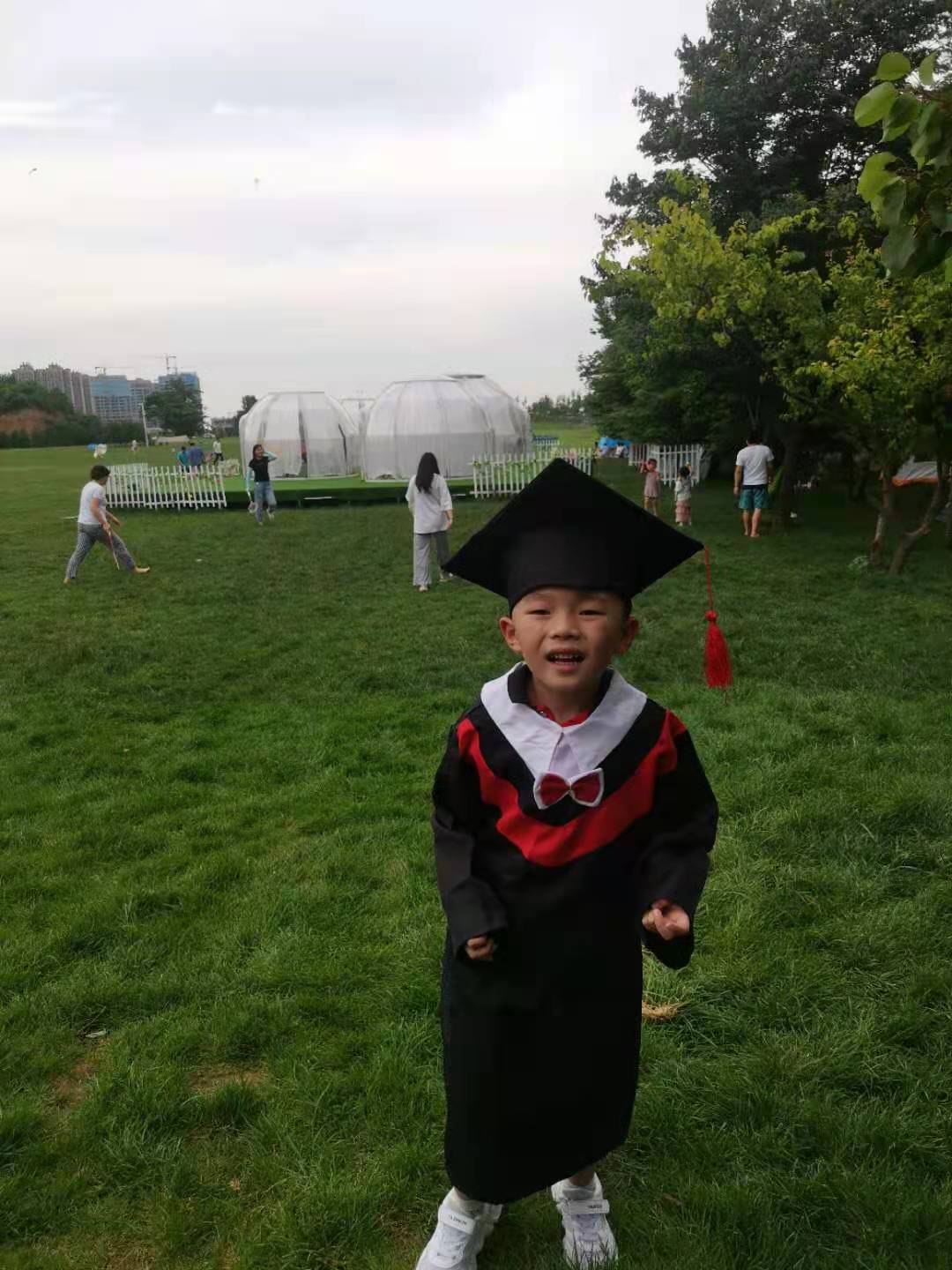 低层爱＂要＂，中层爱＂换”，高层爱＂付＂