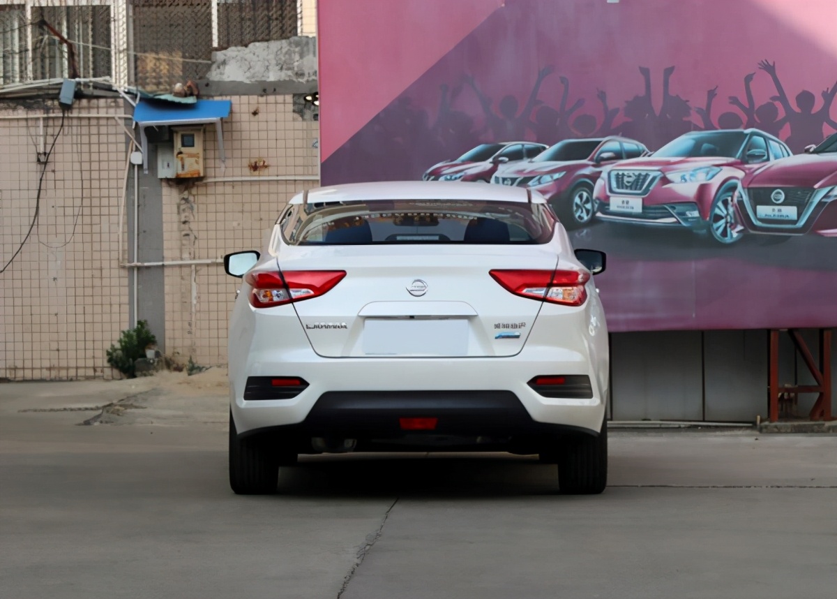 天籁火了，轩逸大卖，但可惜这台蓝鸟却销量口碑都难上加难