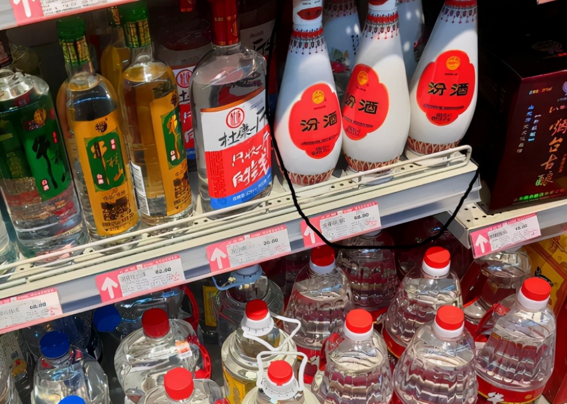 超市都不敢卖的四款白酒,超市50元左右的绿瓶白酒大全
