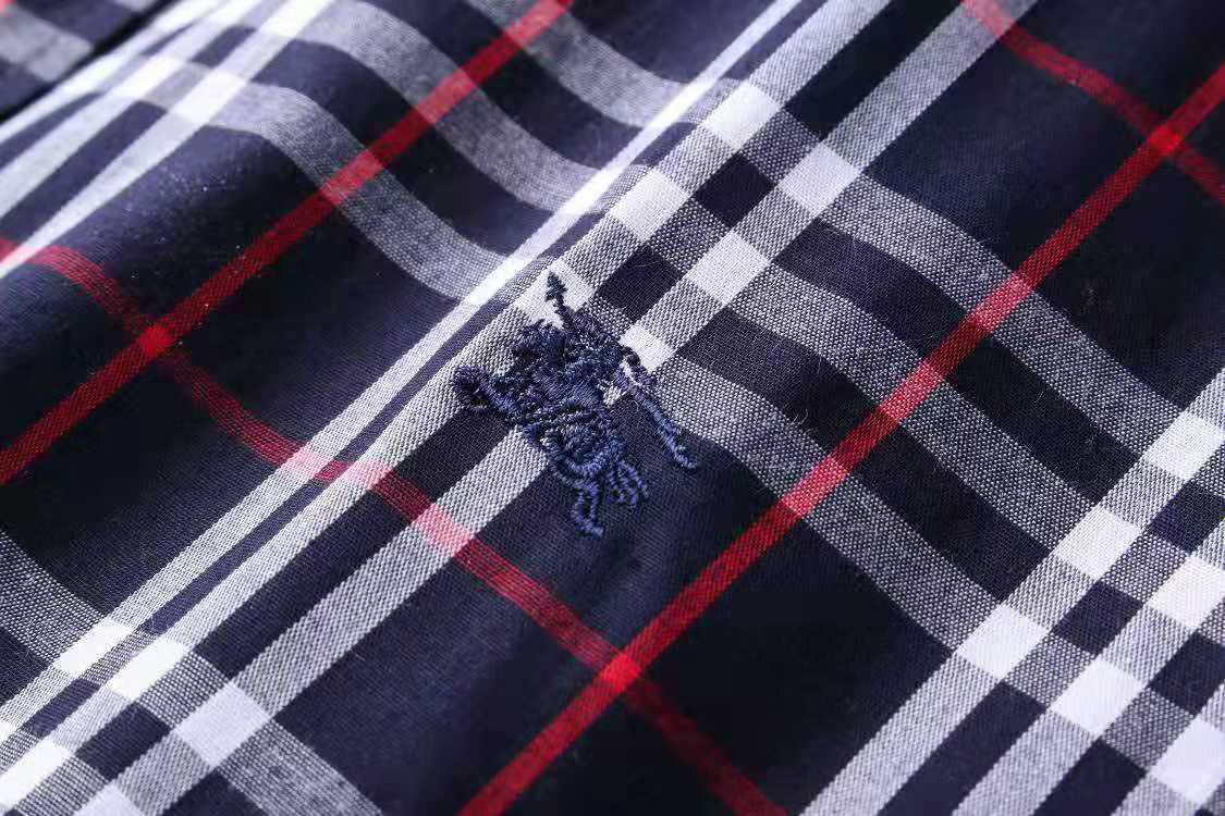 巴宝莉格子衬衫专柜最新款,巴宝莉经典格子衬衫图片