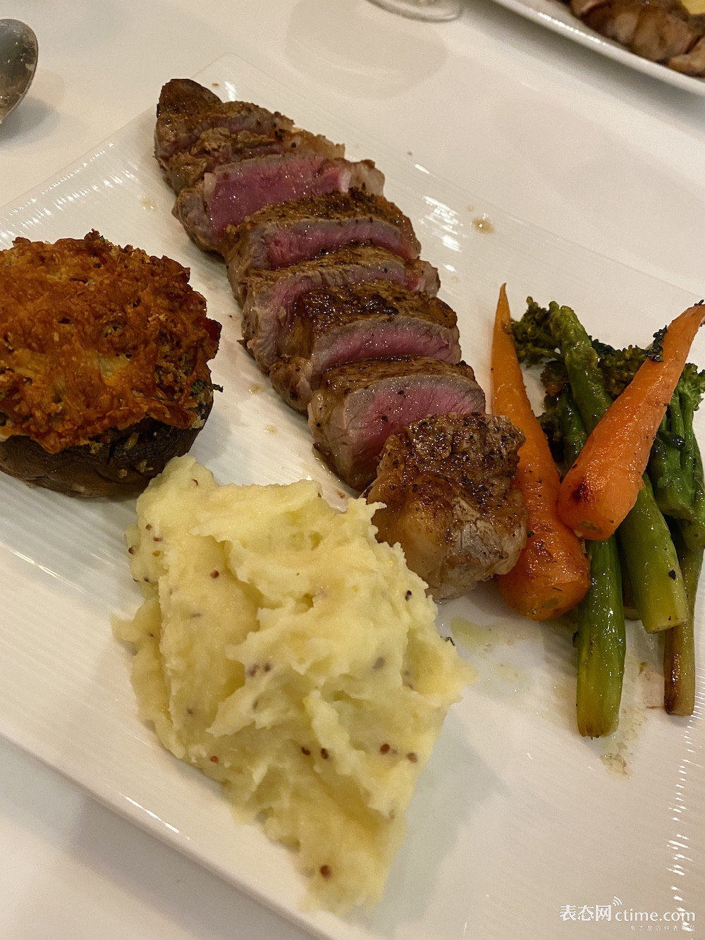 越年轻，越有为？采访这个95后的手表收藏家，我酸了