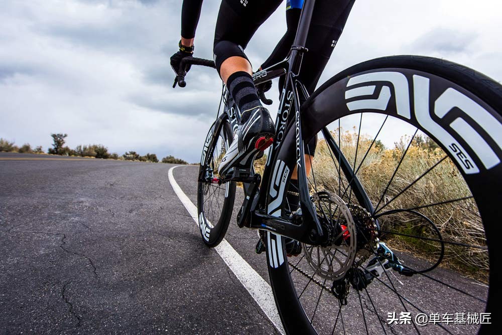 2019年公路车轮组和轮胎的发展趋势：更宽，更大，更浅，更少