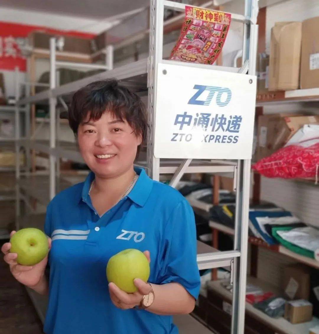 买5部手机注册5个微信号，常德女“村播”组团助农，滞销农产品成“网红”