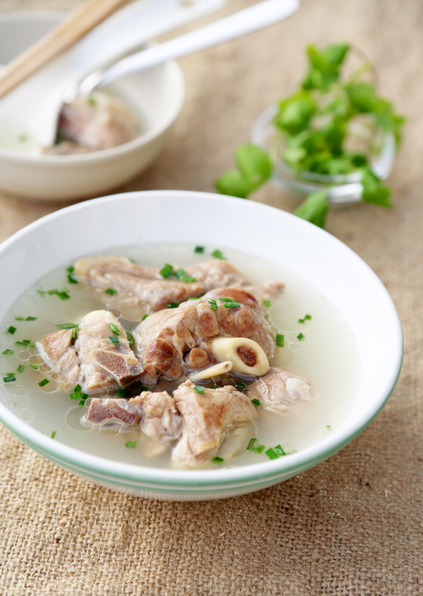 如何熬羊骨头汤,怎样熬羊骨头汤香好喝