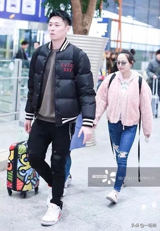 张嘉倪炫富视频完整版 (张嘉倪和老公的日常生活)