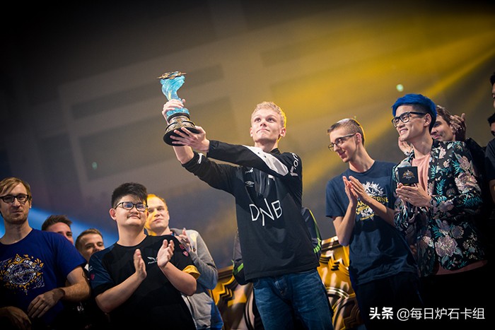 炉石传说2019卡组库,炉石传说新卡组冰封王座回归